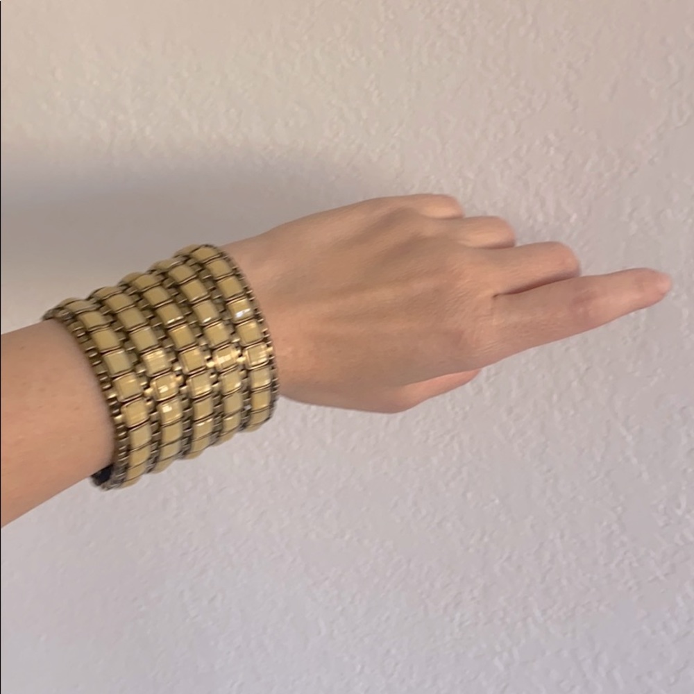 Elasticated bracelet